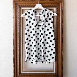 Ann TaylorSize Medium Black White Polka Dot Cowl Collar Blouse Sleeveless Top